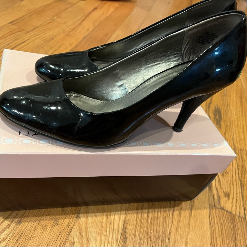 Bandolino Black Patent Pumps - Size 9